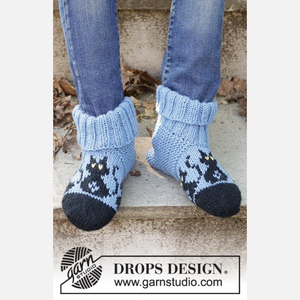 Drops - Bewitched Cat Socks